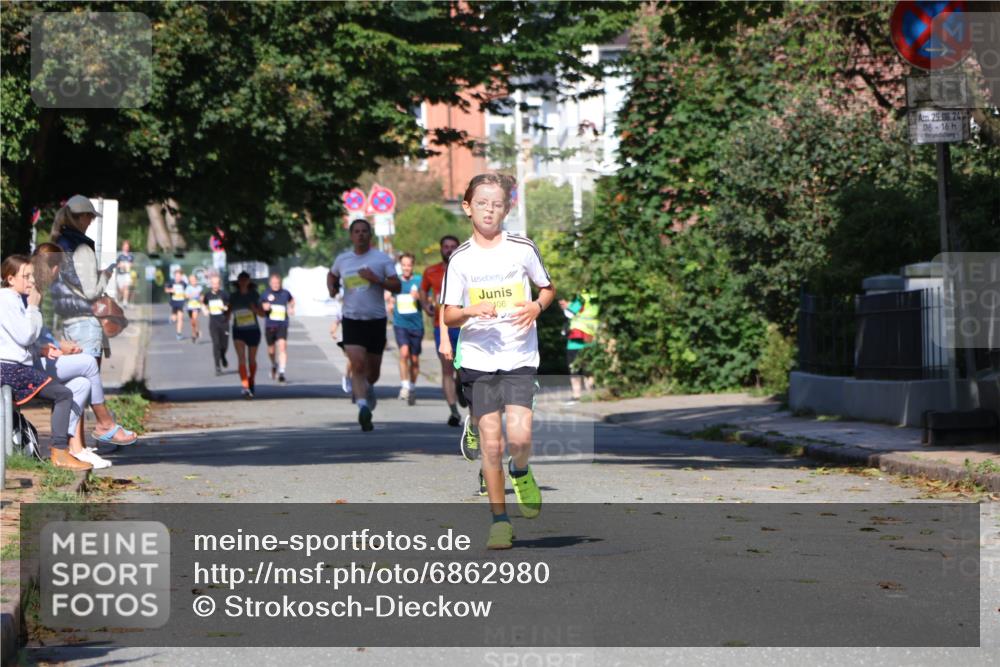 25.08.2024 - 20. Blankeneser Heldenlauf Strokosch-Dieckow http://msf.ph/oto/6862980 25.08.2024 10:22:29 Ziel 6406, 6531 meine-sportfotos.de