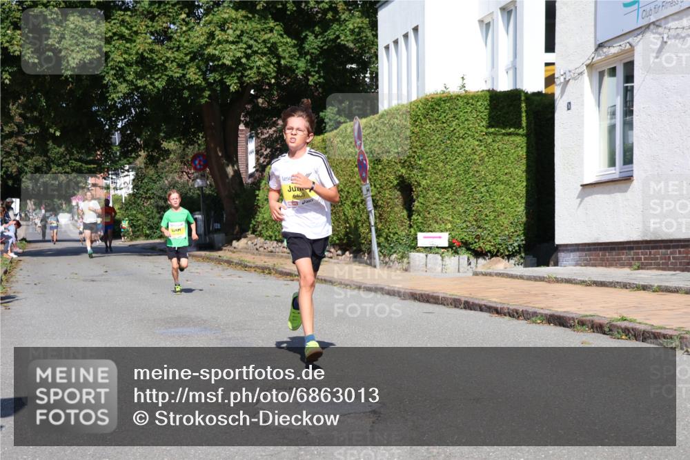 25.08.2024 - 20. Blankeneser Heldenlauf Strokosch-Dieckow http://msf.ph/oto/6863013 25.08.2024 10:22:33 Ziel 6406, 6528, 6531 meine-sportfotos.de