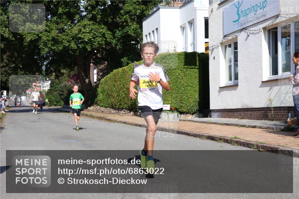 25.08.2024 - 20. Blankeneser Heldenlauf Strokosch-Dieckow http://msf.ph/oto/6863022 25.08.2024 10:22:34 Ziel 6406, 6528, 6531 meine-sportfotos.de