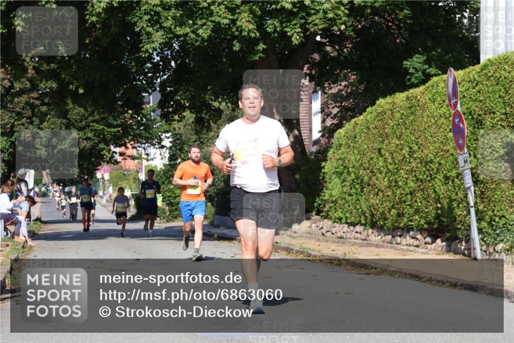 25.08.2024 - 20. Blankeneser Heldenlauf Strokosch-Dieckow http://msf.ph/oto/6863060 25.08.2024 10:22:39 Ziel 6232, 6528, 6531 meine-sportfotos.de
