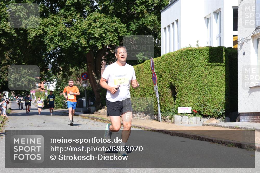25.08.2024 - 20. Blankeneser Heldenlauf Strokosch-Dieckow http://msf.ph/oto/6863070 25.08.2024 10:22:40 Ziel 6232, 6528, 6531 meine-sportfotos.de