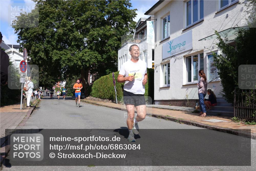 25.08.2024 - 20. Blankeneser Heldenlauf Strokosch-Dieckow http://msf.ph/oto/6863084 25.08.2024 10:22:41 Ziel 6232, 6236, 6237, 6528 meine-sportfotos.de