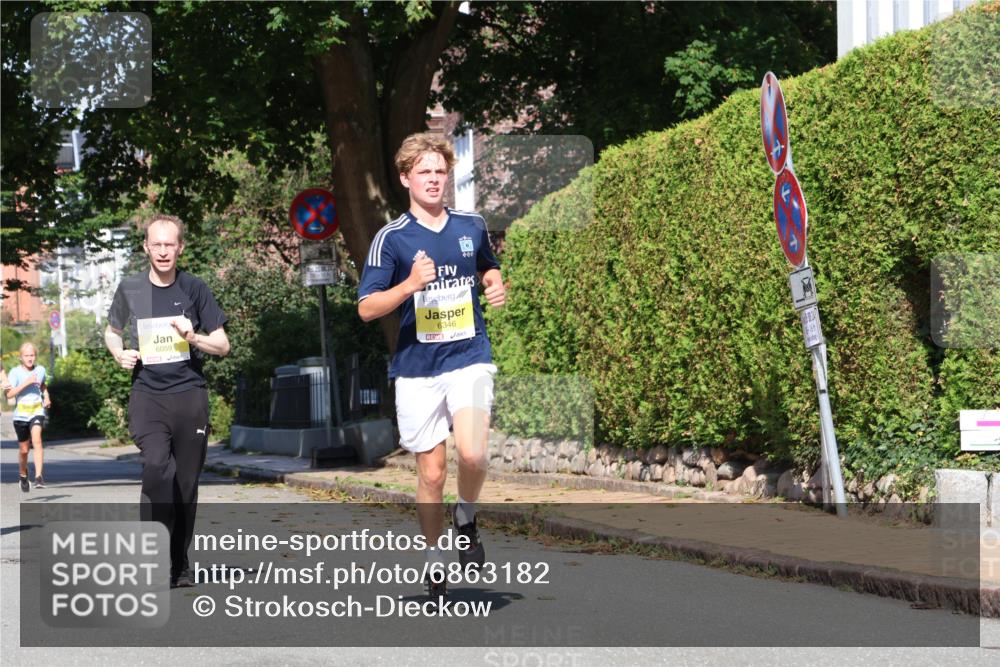 25.08.2024 - 20. Blankeneser Heldenlauf Strokosch-Dieckow http://msf.ph/oto/6863182 25.08.2024 10:22:59 Ziel 6037, 6059, 6346, 6382, 6445 meine-sportfotos.de