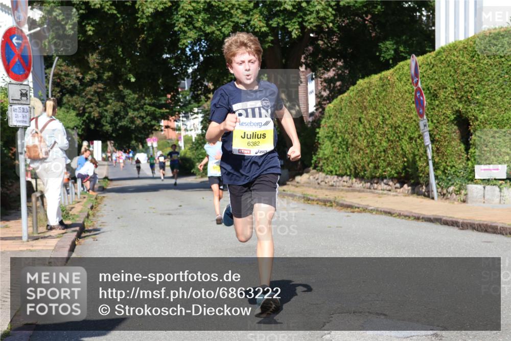 25.08.2024 - 20. Blankeneser Heldenlauf Strokosch-Dieckow http://msf.ph/oto/6863222 25.08.2024 10:23:04 Ziel 6059, 6182, 6346, 6382, 6445 meine-sportfotos.de
