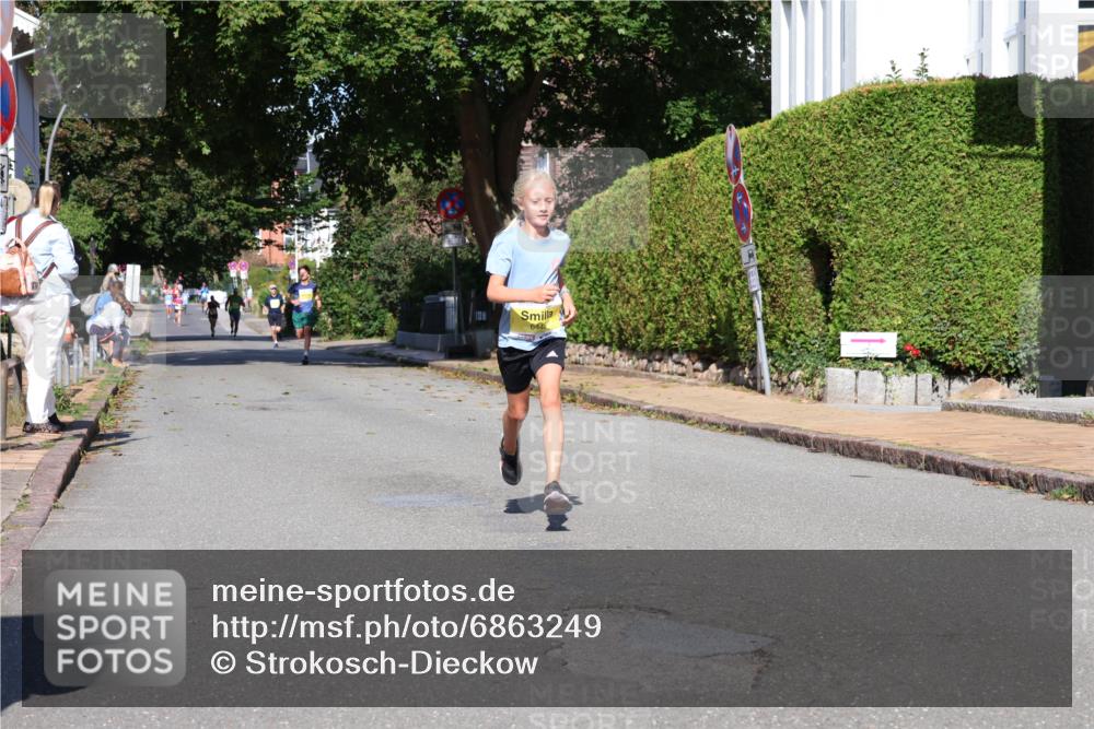 25.08.2024 - 20. Blankeneser Heldenlauf Strokosch-Dieckow http://msf.ph/oto/6863249 25.08.2024 10:23:06 Ziel 6059, 6182, 6382, 6445 meine-sportfotos.de