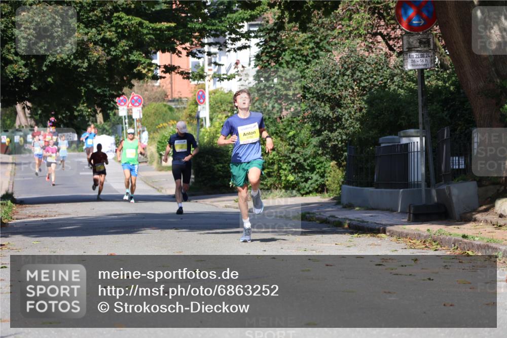 25.08.2024 - 20. Blankeneser Heldenlauf Strokosch-Dieckow http://msf.ph/oto/6863252 25.08.2024 10:23:07 Ziel 6059, 6182, 6445 meine-sportfotos.de