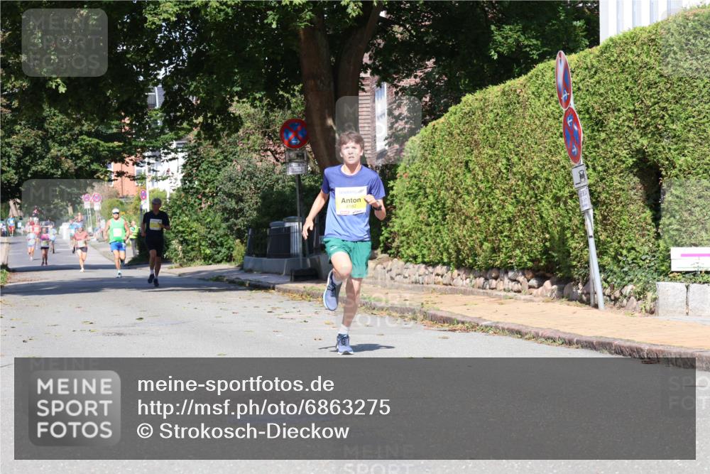25.08.2024 - 20. Blankeneser Heldenlauf Strokosch-Dieckow http://msf.ph/oto/6863275 25.08.2024 10:23:12 Ziel 6182, 6492, 6530 meine-sportfotos.de