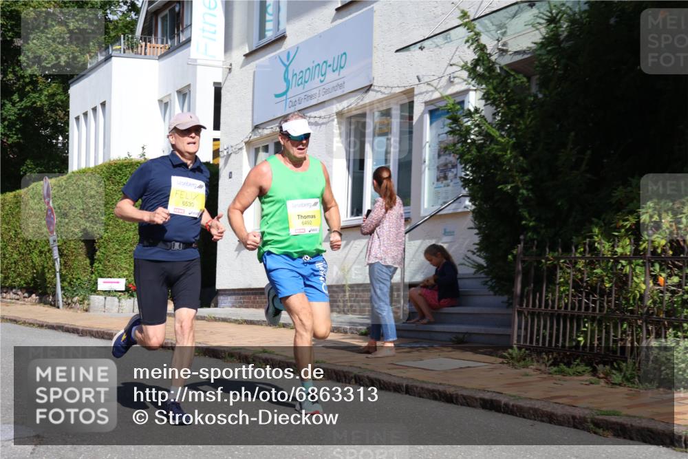 25.08.2024 - 20. Blankeneser Heldenlauf Strokosch-Dieckow http://msf.ph/oto/6863313 25.08.2024 10:23:22 Ziel 6492, 6530 meine-sportfotos.de
