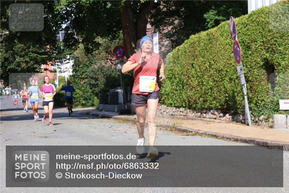 25.08.2024 - 20. Blankeneser Heldenlauf Strokosch-Dieckow http://msf.ph/oto/6863332 25.08.2024 10:23:32 Ziel 6001, 6091, 6167, 6511, 6515 meine-sportfotos.de
