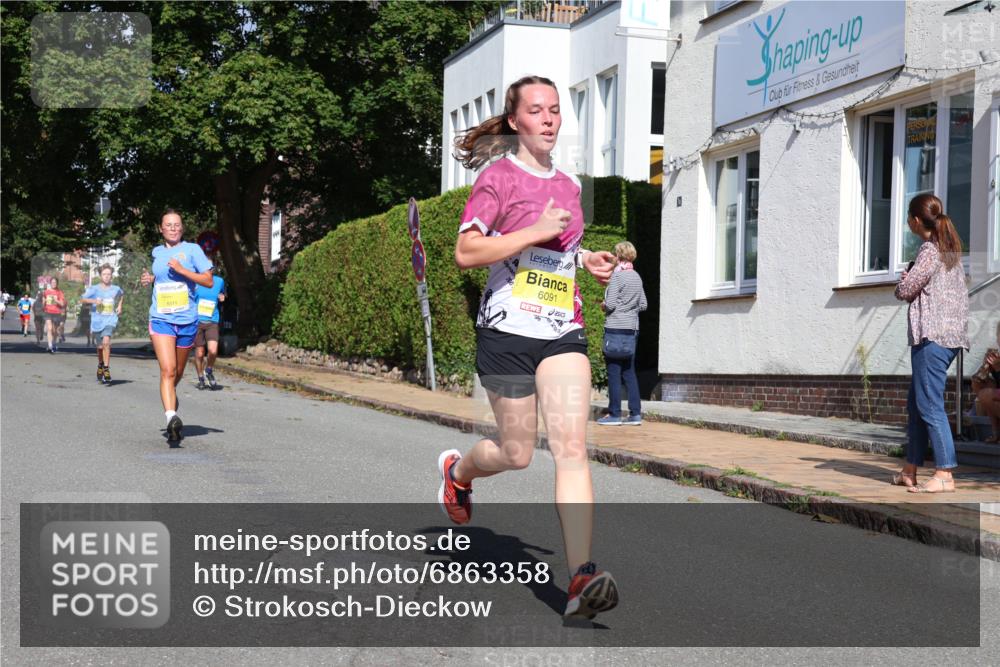 25.08.2024 - 20. Blankeneser Heldenlauf Strokosch-Dieckow http://msf.ph/oto/6863358 25.08.2024 10:23:39 Ziel 6001, 6091, 6110, 6167, 6511, 6515 meine-sportfotos.de