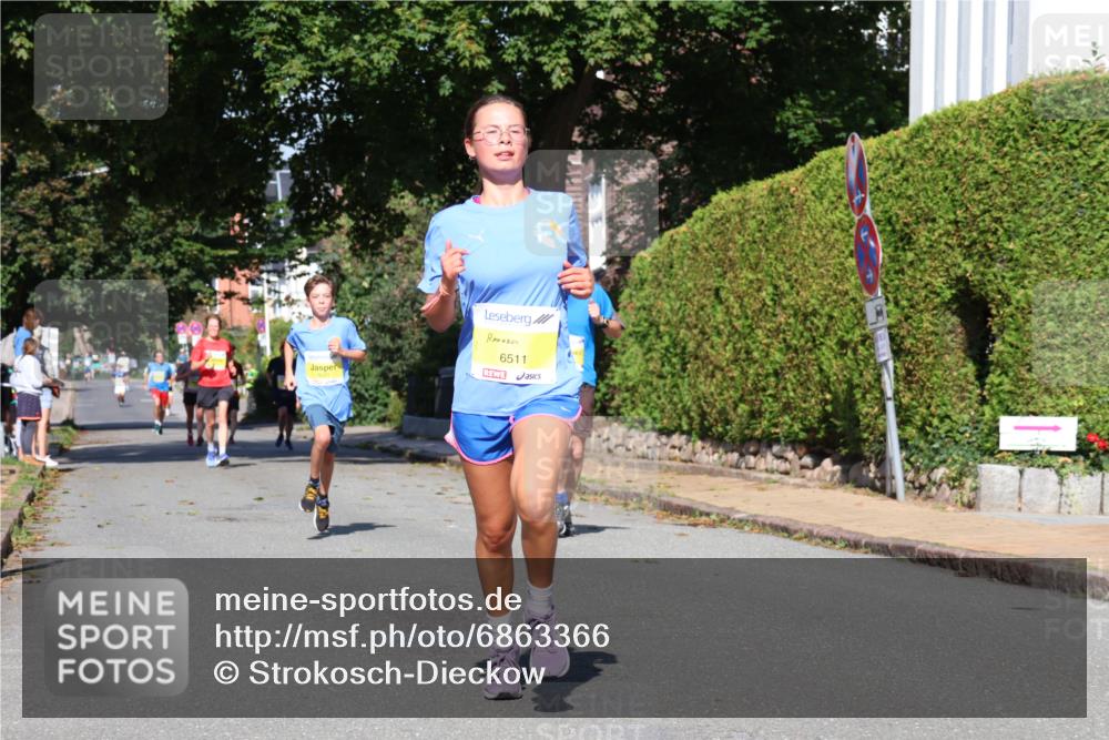 25.08.2024 - 20. Blankeneser Heldenlauf Strokosch-Dieckow http://msf.ph/oto/6863366 25.08.2024 10:23:40 Ziel 6001, 6091, 6110, 6167, 6511, 6515 meine-sportfotos.de