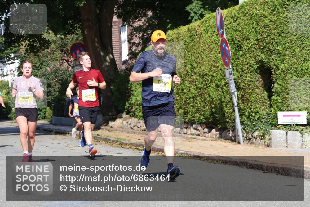 25.08.2024 - 20. Blankeneser Heldenlauf Strokosch-Dieckow http://msf.ph/oto/6863464 25.08.2024 10:23:50 Ziel 6048, 6110, 6256, 6257, 6372, 6494 meine-sportfotos.de