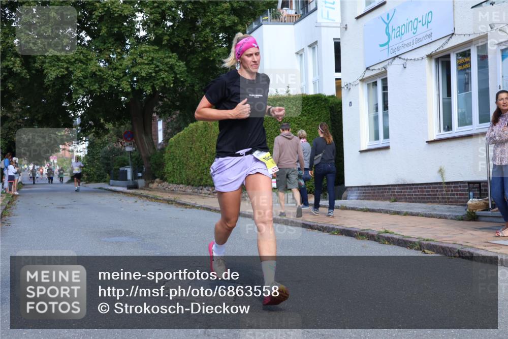 25.08.2024 - 20. Blankeneser Heldenlauf Strokosch-Dieckow http://msf.ph/oto/6863558 25.08.2024 10:24:11 Ziel 6310, 6413, 6460 meine-sportfotos.de