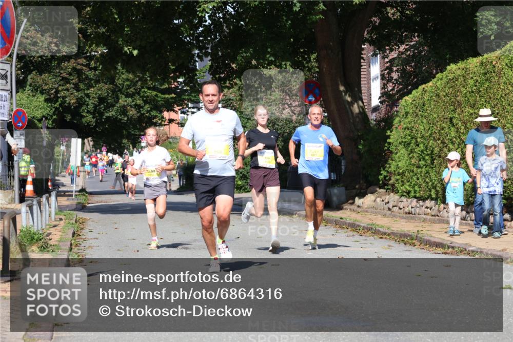 25.08.2024 - 20. Blankeneser Heldenlauf Strokosch-Dieckow http://msf.ph/oto/6864316 25.08.2024 10:25:27 Ziel 6170, 6312, 6505, 6517, 6522 meine-sportfotos.de