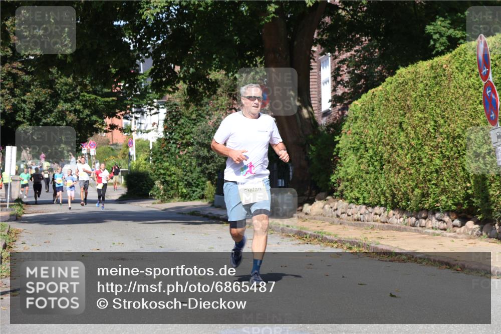 25.08.2024 - 20. Blankeneser Heldenlauf Strokosch-Dieckow http://msf.ph/oto/6865487 25.08.2024 10:26:53 Ziel 6161, 6418 meine-sportfotos.de