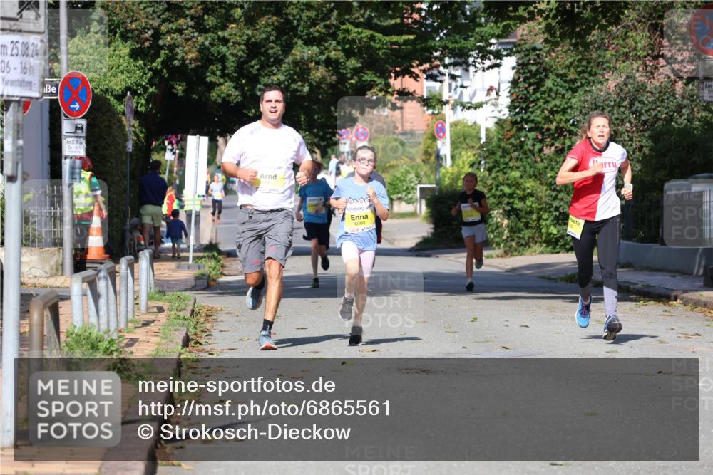 25.08.2024 - 20. Blankeneser Heldenlauf Strokosch-Dieckow http://msf.ph/oto/6865561 25.08.2024 10:27:03 Ziel 6080, 6081, 6250, 6335, 6526 meine-sportfotos.de