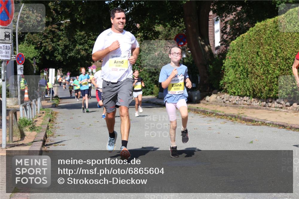 25.08.2024 - 20. Blankeneser Heldenlauf Strokosch-Dieckow http://msf.ph/oto/6865604 25.08.2024 10:27:07 Ziel 6080, 6081, 6135, 6250, 6335, 6526 meine-sportfotos.de