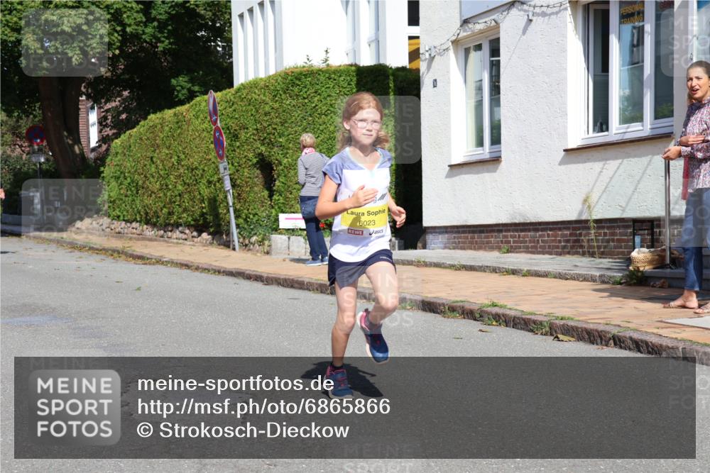 25.08.2024 - 20. Blankeneser Heldenlauf Strokosch-Dieckow http://msf.ph/oto/6865866 25.08.2024 10:27:21 Ziel 6023, 6135, 6282, 6397 meine-sportfotos.de