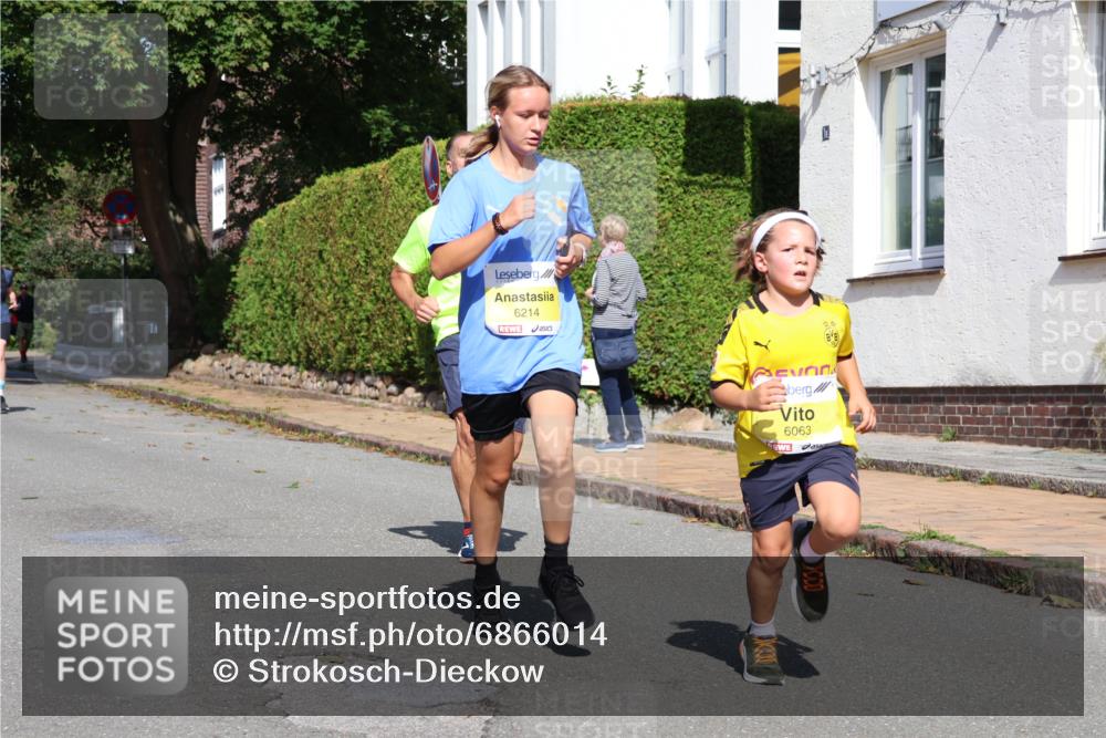 25.08.2024 - 20. Blankeneser Heldenlauf Strokosch-Dieckow http://msf.ph/oto/6866014 25.08.2024 10:27:34 Ziel 6010, 6063, 6074, 6203, 6214 meine-sportfotos.de