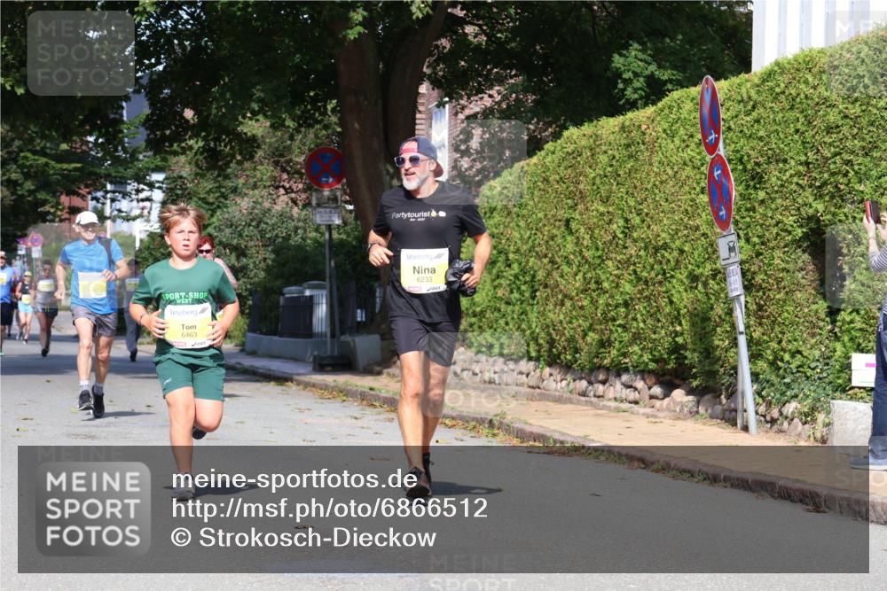 25.08.2024 - 20. Blankeneser Heldenlauf Strokosch-Dieckow http://msf.ph/oto/6866512 25.08.2024 10:28:17 Ziel 6007, 6463, 6510, 6518 meine-sportfotos.de