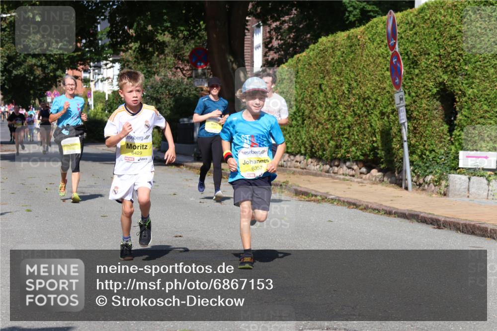25.08.2024 - 20. Blankeneser Heldenlauf Strokosch-Dieckow http://msf.ph/oto/6867153 25.08.2024 10:28:50 Ziel 6038, 6152, 6272, 6279, 6357, 6429, 6466, 6493 meine-sportfotos.de