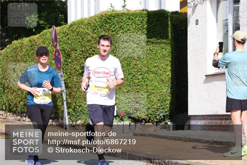 25.08.2024 - 20. Blankeneser Heldenlauf Strokosch-Dieckow http://msf.ph/oto/6867219 25.08.2024 10:28:53 Ziel 6038, 6272, 6296, 6357, 6429, 6466, 6493 meine-sportfotos.de