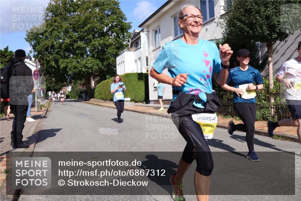 25.08.2024 - 20. Blankeneser Heldenlauf Strokosch-Dieckow http://msf.ph/oto/6867312 25.08.2024 10:28:57 Ziel 6038, 6085, 6272, 6296, 6429, 6466, 6493 meine-sportfotos.de