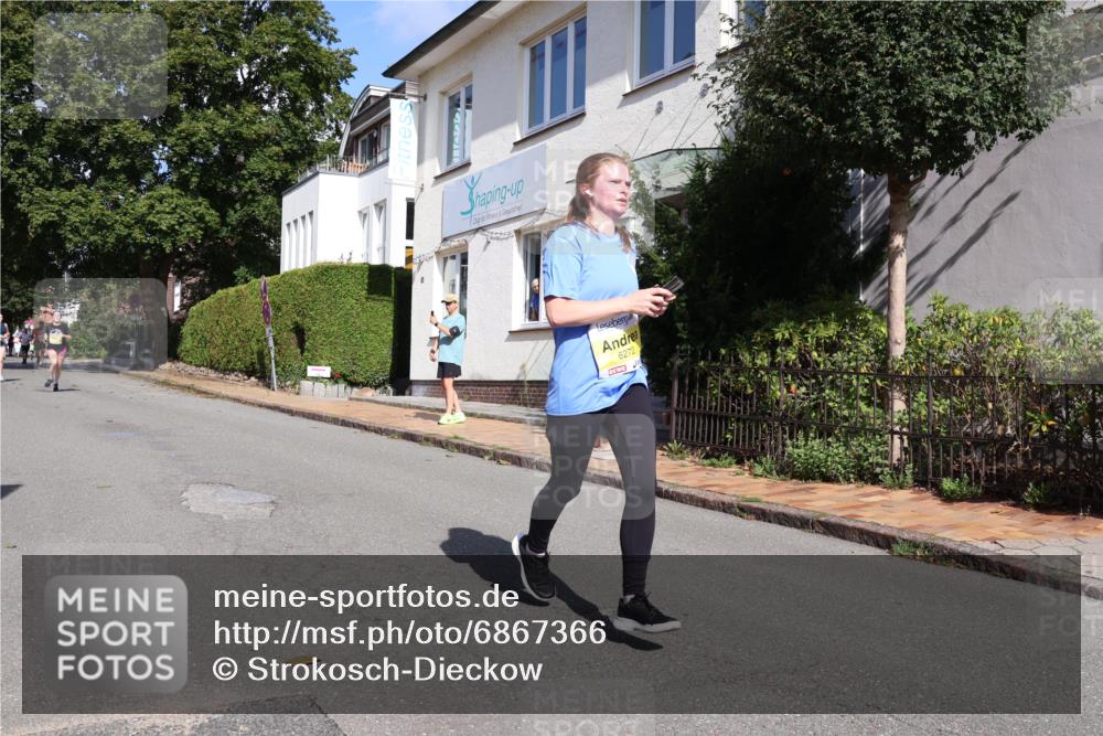 25.08.2024 - 20. Blankeneser Heldenlauf Strokosch-Dieckow http://msf.ph/oto/6867366 25.08.2024 10:28:58 Ziel 6038, 6085, 6272, 6296, 6466, 6493 meine-sportfotos.de