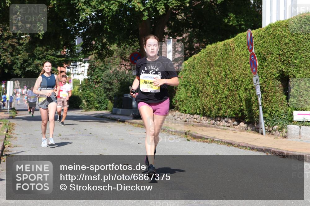 25.08.2024 - 20. Blankeneser Heldenlauf Strokosch-Dieckow http://msf.ph/oto/6867375 25.08.2024 10:29:01 Ziel 6038, 6085, 6272, 6296, 6337, 6466, 6493 meine-sportfotos.de