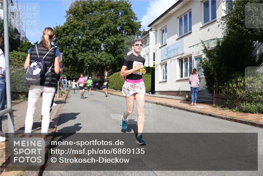 25.08.2024 - 20. Blankeneser Heldenlauf Strokosch-Dieckow http://msf.ph/oto/6869135 25.08.2024 10:30:29 Ziel 6087, 6095, 6130, 6163, 6259, 6342, 6349, 6438, 6444, 6474, 6497 meine-sportfotos.de