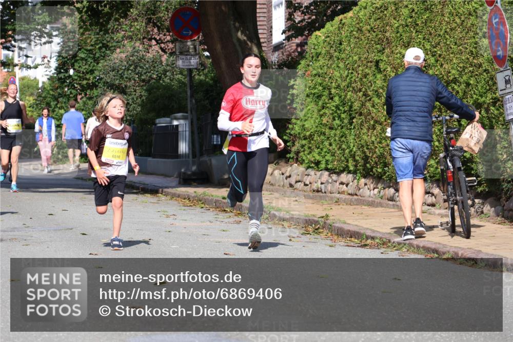 25.08.2024 - 20. Blankeneser Heldenlauf Strokosch-Dieckow http://msf.ph/oto/6869406 25.08.2024 10:30:47 Ziel 6315, 6339, 6364, 6516 meine-sportfotos.de