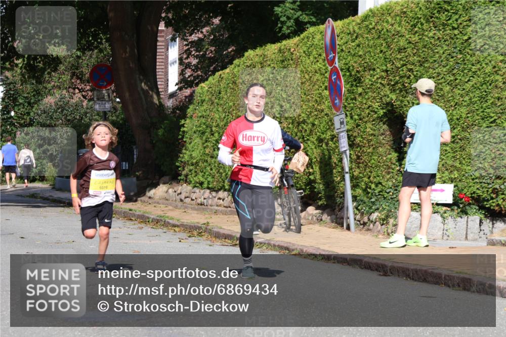25.08.2024 - 20. Blankeneser Heldenlauf Strokosch-Dieckow http://msf.ph/oto/6869434 25.08.2024 10:30:48 Ziel 6315, 6339, 6364, 6516 meine-sportfotos.de