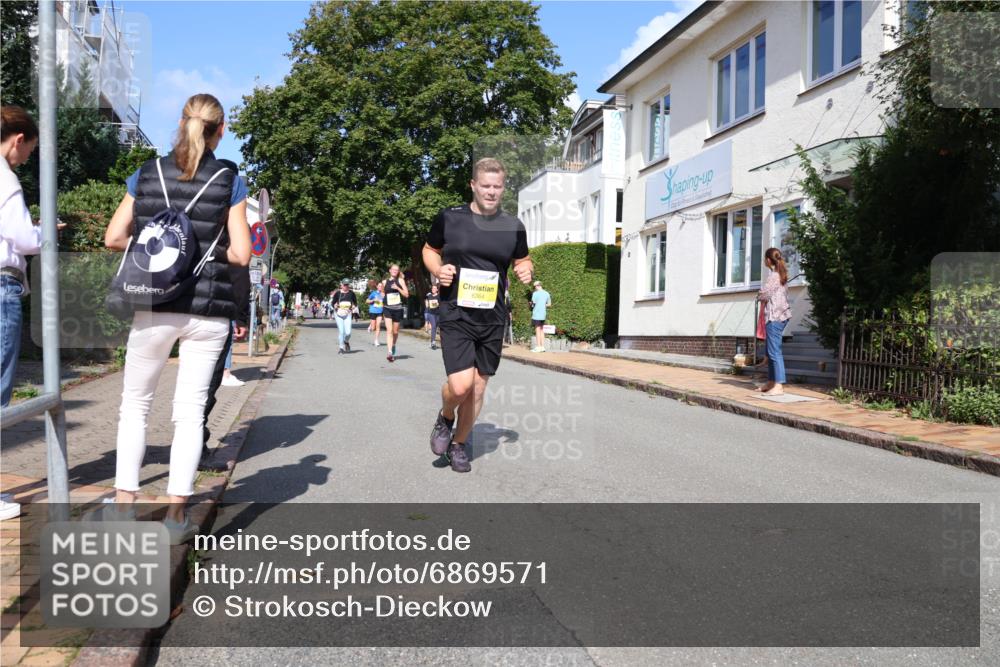 25.08.2024 - 20. Blankeneser Heldenlauf Strokosch-Dieckow http://msf.ph/oto/6869571 25.08.2024 10:30:55 Ziel 6271, 6290, 6364, 6400, 6401 meine-sportfotos.de