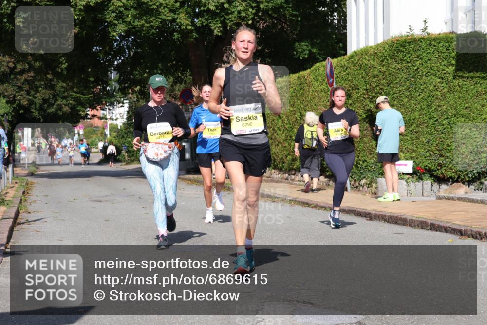 25.08.2024 - 20. Blankeneser Heldenlauf Strokosch-Dieckow http://msf.ph/oto/6869615 25.08.2024 10:30:57 Ziel 6271, 6290, 6364, 6400, 6401 meine-sportfotos.de