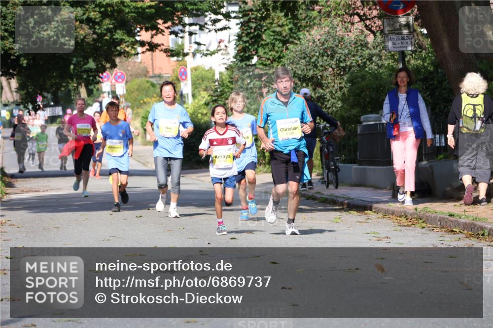 25.08.2024 - 20. Blankeneser Heldenlauf Strokosch-Dieckow http://msf.ph/oto/6869737 25.08.2024 10:31:10 Ziel 6067, 6177, 6189, 6190, 6490 meine-sportfotos.de