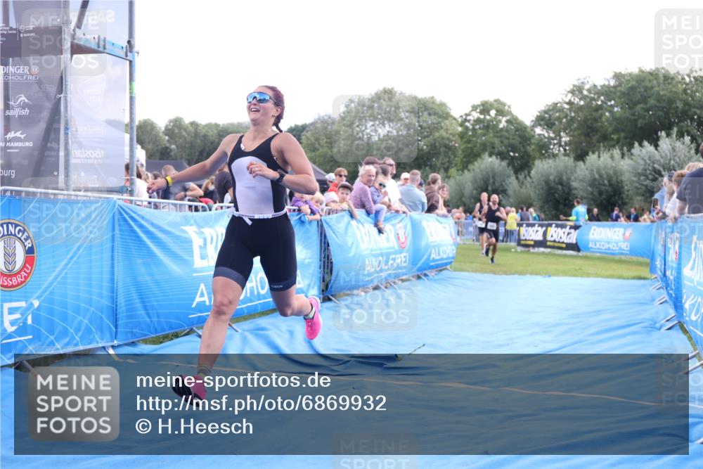 25.08.2024 - Elbe Triathlon Hamburg H.Heesch http://msf.ph/oto/6869932 25.08.2024 11:35:14 Ziel 352, 463, 686, 713 meine-sportfotos.de