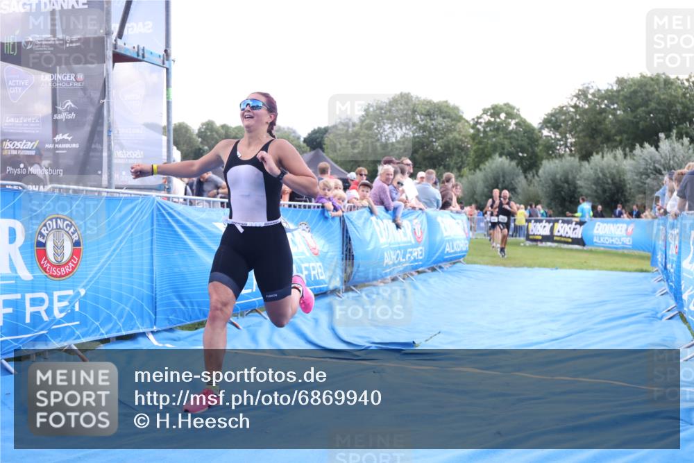25.08.2024 - Elbe Triathlon Hamburg H.Heesch http://msf.ph/oto/6869940 25.08.2024 11:35:14 Ziel 352, 463, 686, 713 meine-sportfotos.de