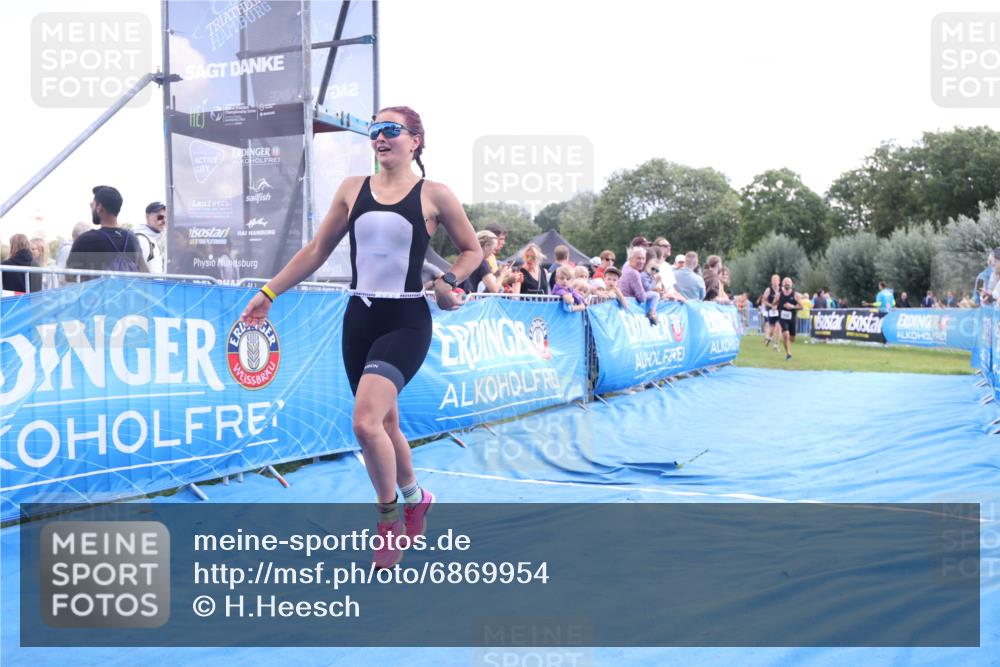 25.08.2024 - Elbe Triathlon Hamburg H.Heesch http://msf.ph/oto/6869954 25.08.2024 11:35:14 Ziel 352, 463, 686, 713 meine-sportfotos.de
