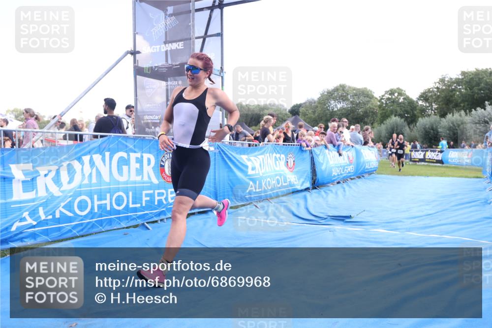 25.08.2024 - Elbe Triathlon Hamburg H.Heesch http://msf.ph/oto/6869968 25.08.2024 11:35:14 Ziel 352, 463, 686, 713 meine-sportfotos.de