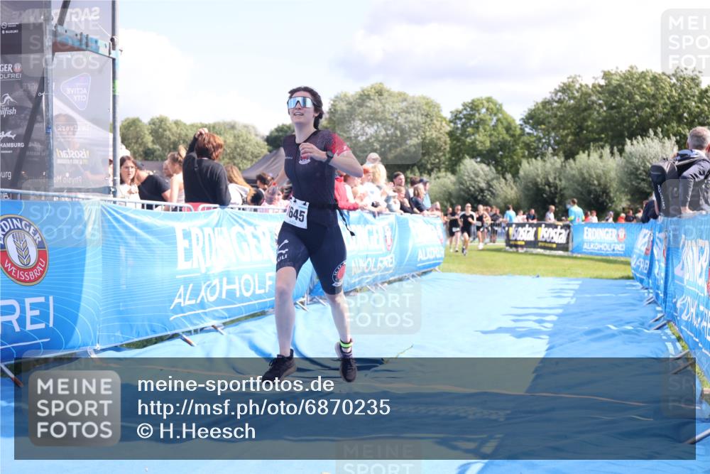 25.08.2024 - Elbe Triathlon Hamburg H.Heesch http://msf.ph/oto/6870235 25.08.2024 11:58:22 Ziel 512, 1645, 1658 meine-sportfotos.de