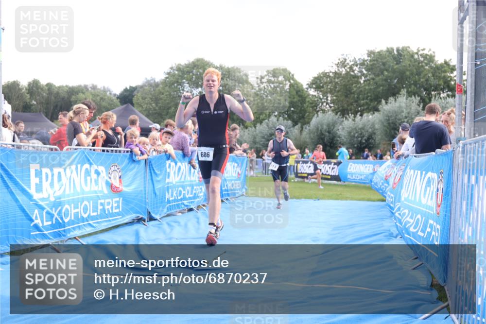 25.08.2024 - Elbe Triathlon Hamburg H.Heesch http://msf.ph/oto/6870237 25.08.2024 11:35:20 Ziel 352, 463, 686, 713 meine-sportfotos.de