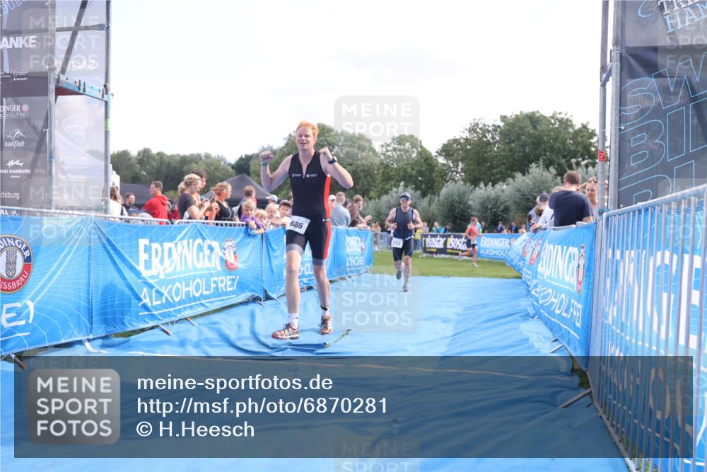 25.08.2024 - Elbe Triathlon Hamburg H.Heesch http://msf.ph/oto/6870281 25.08.2024 11:35:20 Ziel 352, 463, 686, 713 meine-sportfotos.de