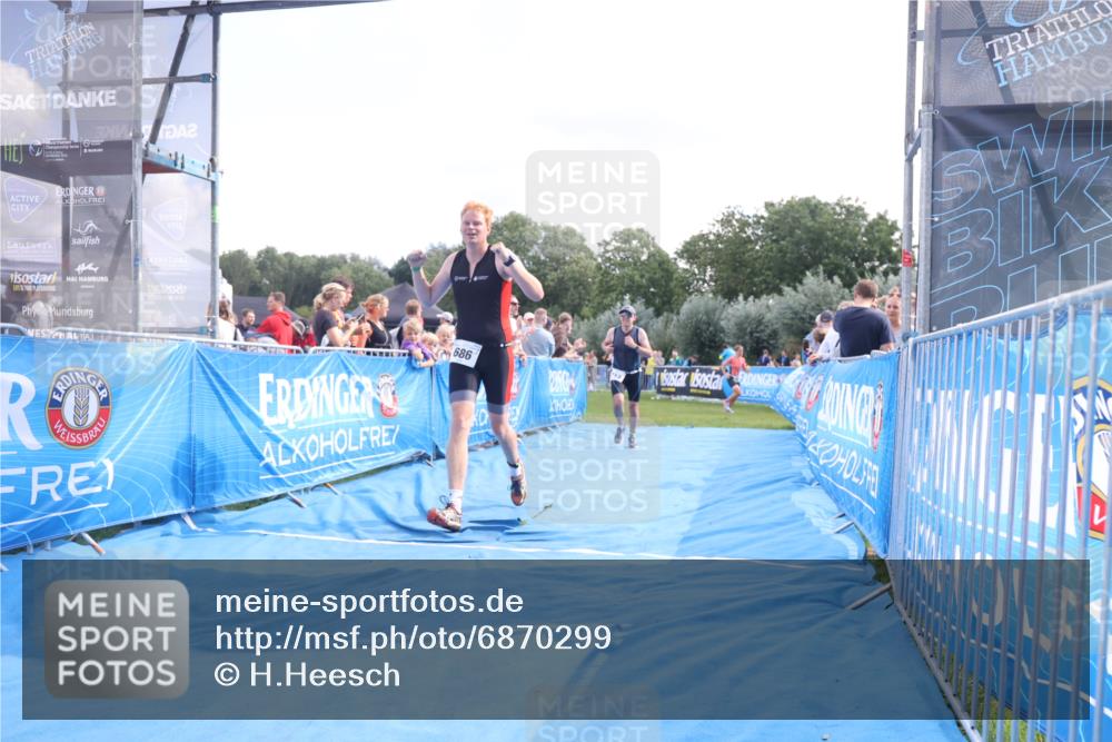 25.08.2024 - Elbe Triathlon Hamburg H.Heesch http://msf.ph/oto/6870299 25.08.2024 11:35:20 Ziel 352, 463, 686, 713 meine-sportfotos.de