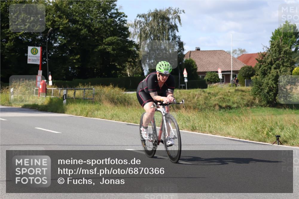 25.08.2024 - Elbe Triathlon Hamburg Fuchs,  Jonas http://msf.ph/oto/6870366 25.08.2024 11:10:25 Radfahren 1519, 1668, 1713, 1475, 1591, 1547, 1559 meine-sportfotos.de