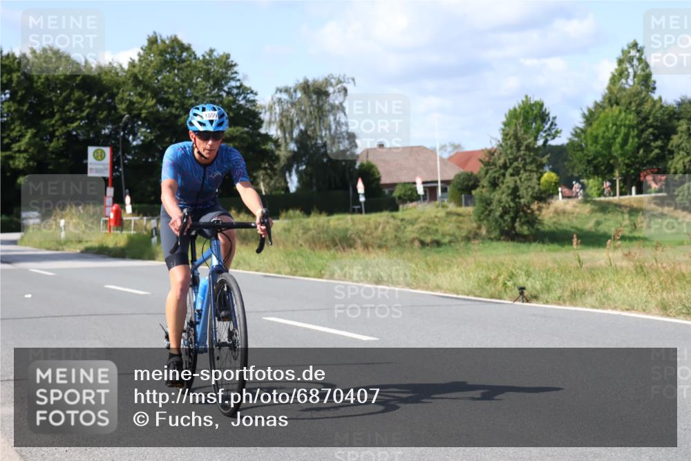 25.08.2024 - Elbe Triathlon Hamburg Fuchs,  Jonas http://msf.ph/oto/6870407 25.08.2024 11:10:29 Radfahren 1475, 1591, 1547, 1559, 1571, 1521 meine-sportfotos.de