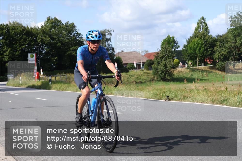 25.08.2024 - Elbe Triathlon Hamburg Fuchs,  Jonas http://msf.ph/oto/6870415 25.08.2024 11:10:30 Radfahren 1547, 1559, 1571, 1521 meine-sportfotos.de