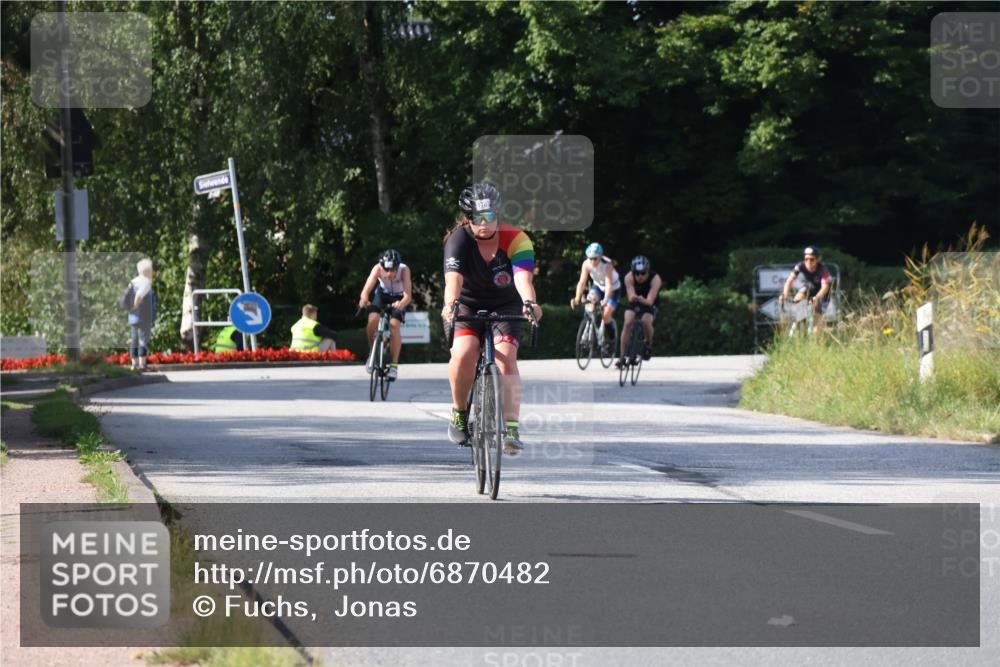 25.08.2024 - Elbe Triathlon Hamburg Fuchs,  Jonas http://msf.ph/oto/6870482 25.08.2024 11:10:38 Radfahren 1571, 1521, 1707, 1718, 1715 meine-sportfotos.de