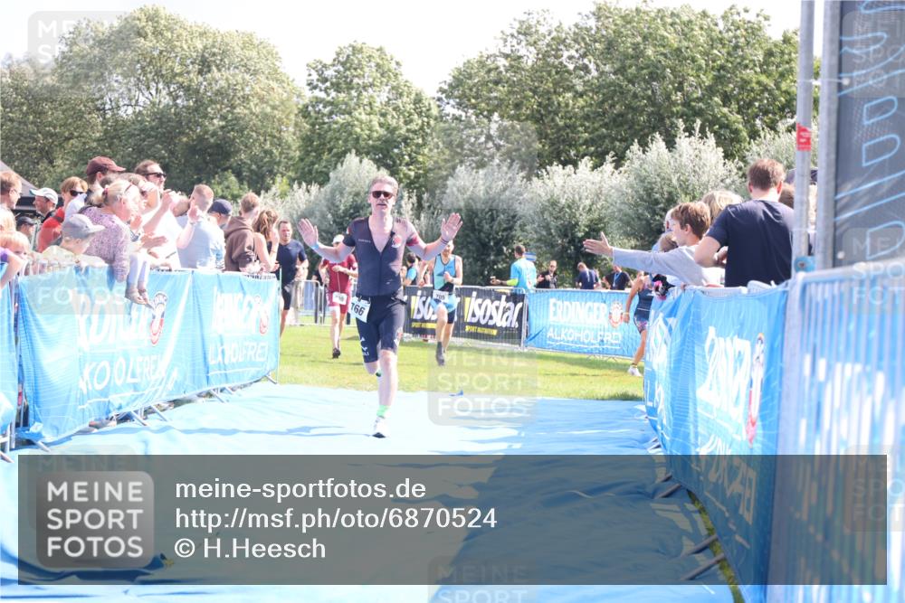 25.08.2024 - Elbe Triathlon Hamburg H.Heesch http://msf.ph/oto/6870524 25.08.2024 11:36:04 Ziel 530, 695, 705, 766 meine-sportfotos.de