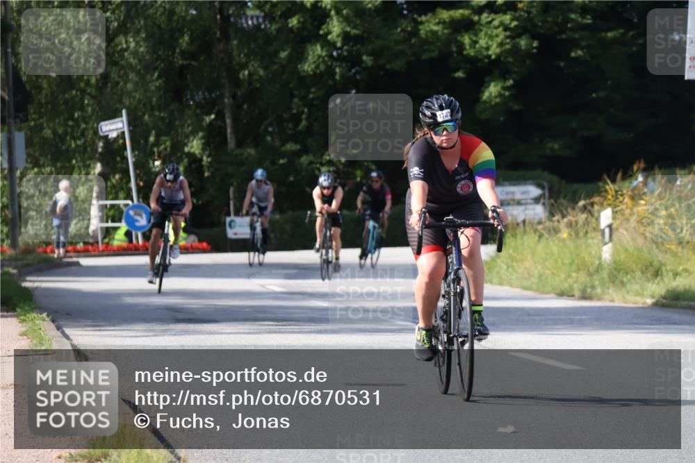 25.08.2024 - Elbe Triathlon Hamburg Fuchs,  Jonas http://msf.ph/oto/6870531 25.08.2024 11:10:39 Radfahren 1571, 1521, 1707, 1718, 1715, 1529 meine-sportfotos.de