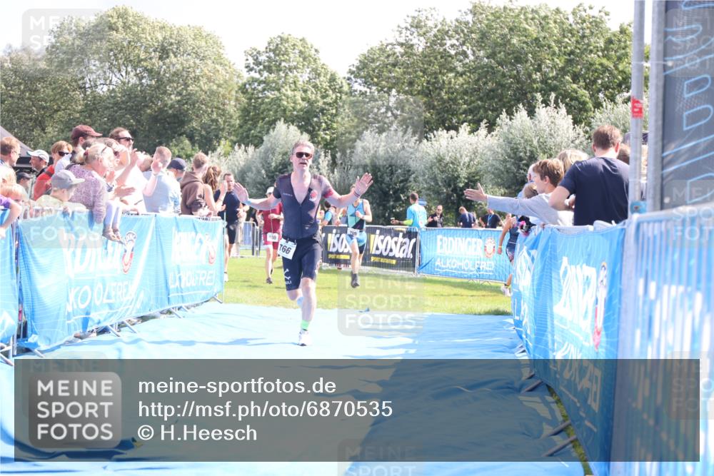 25.08.2024 - Elbe Triathlon Hamburg H.Heesch http://msf.ph/oto/6870535 25.08.2024 11:36:04 Ziel 530, 695, 705, 766 meine-sportfotos.de